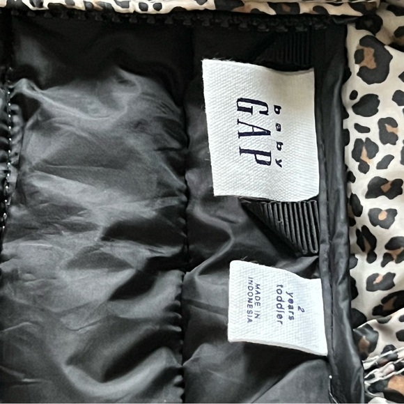 Baby Gap lightweight toddler girl puff jacket!! - Picture 2 of 4